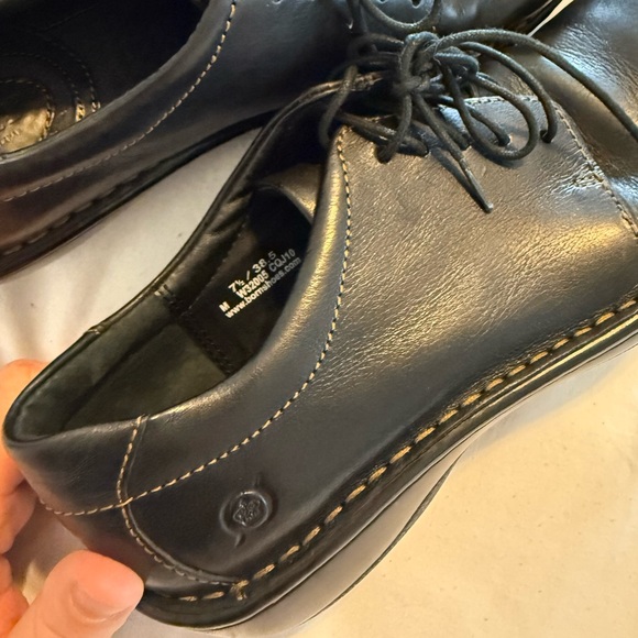 Women’s 7.5 born shoes black - Picture 5 of 7